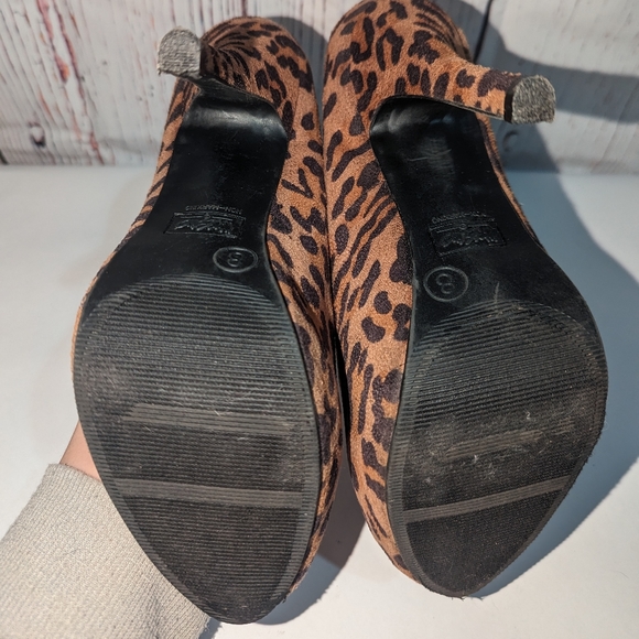 Mossimo Cheetah Print Heels Size 8 EUC - Picture 5 of 5